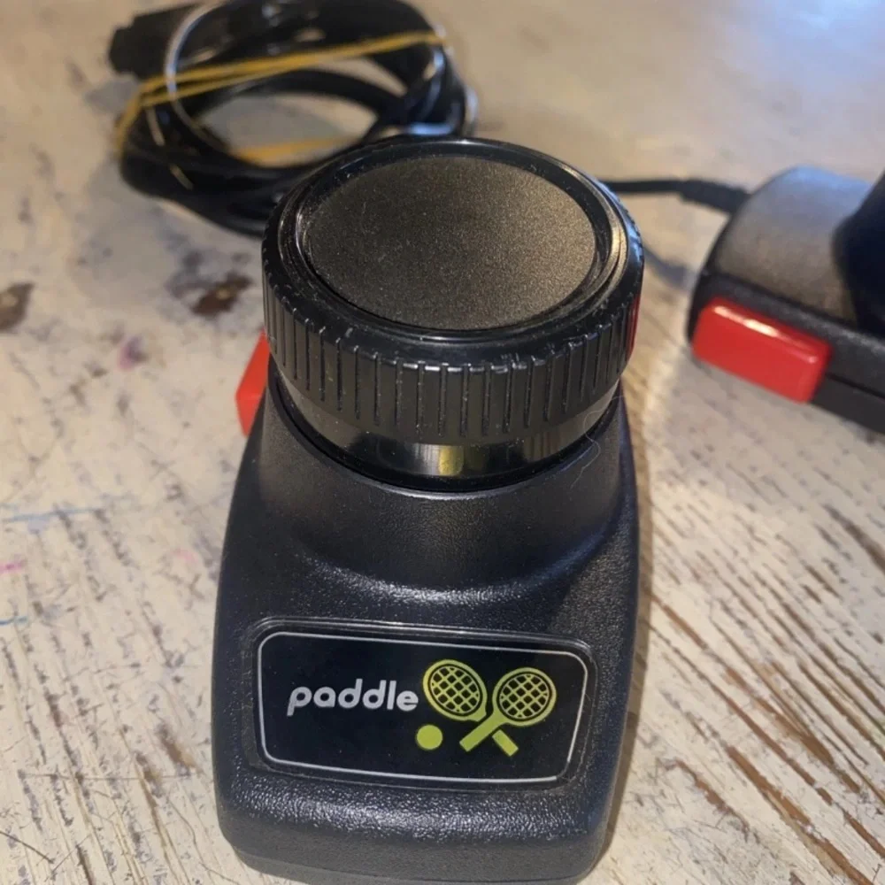 Atari 2600 Video Game Pair Of Wired Original Paddles - Great Condition